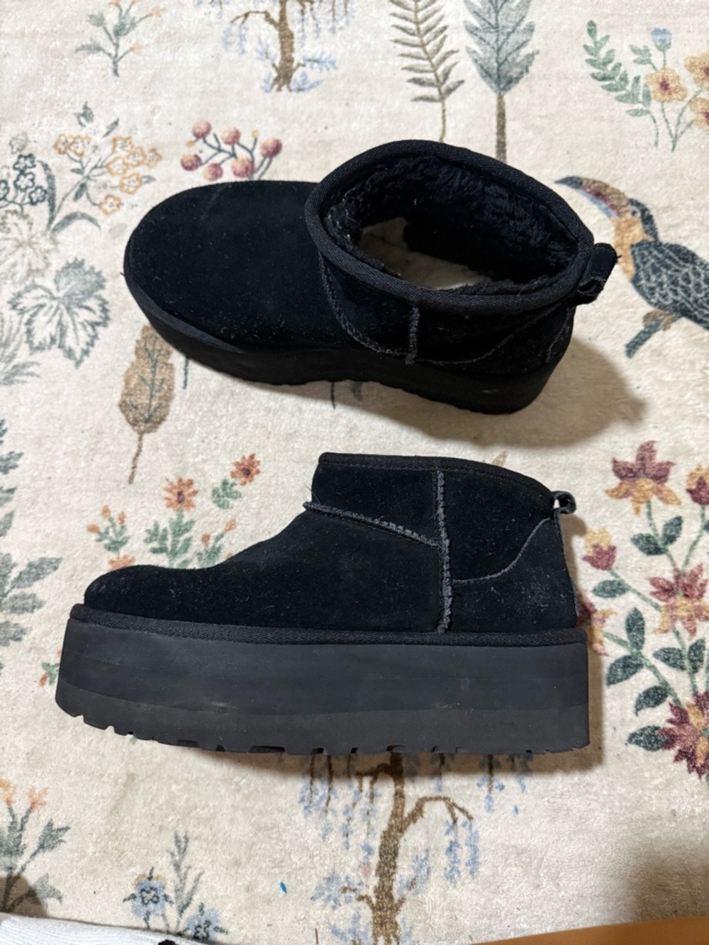 Ugg Classic Ultra Mini Platform size 7